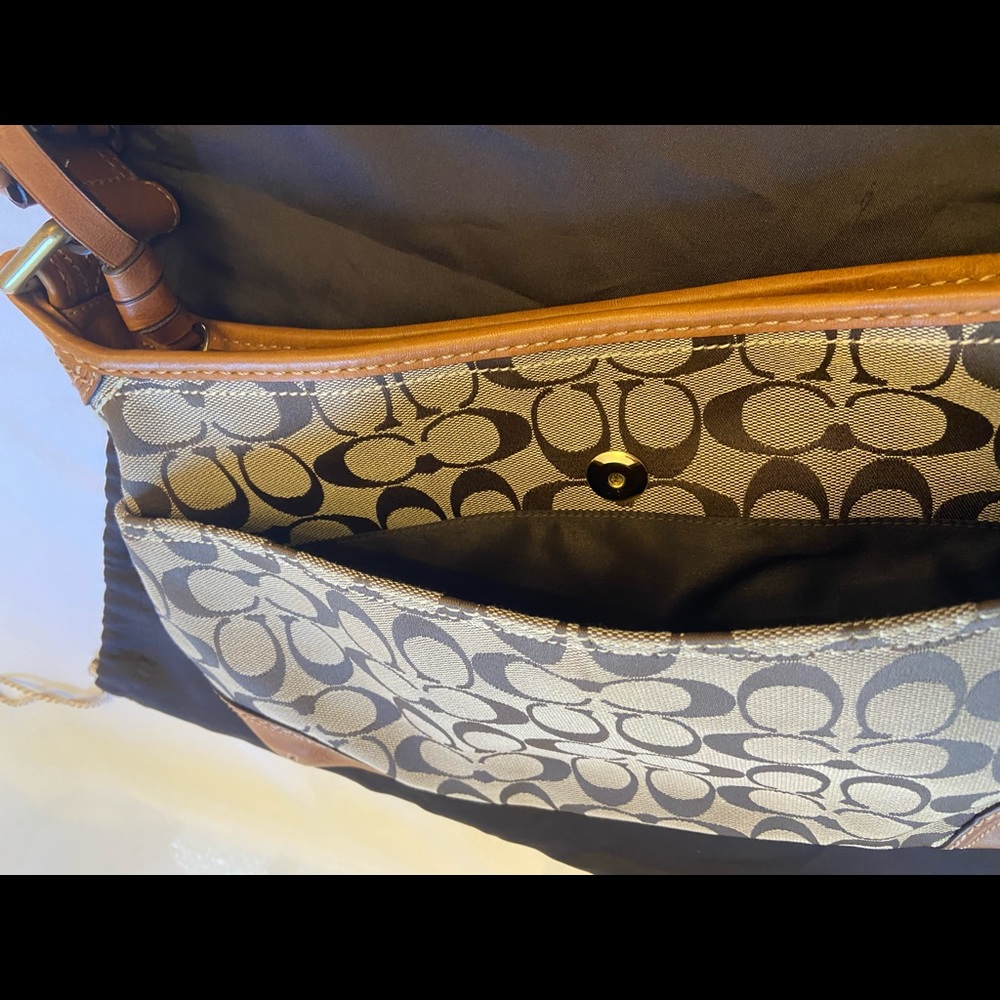Coach Bag - Picture 4 of 6